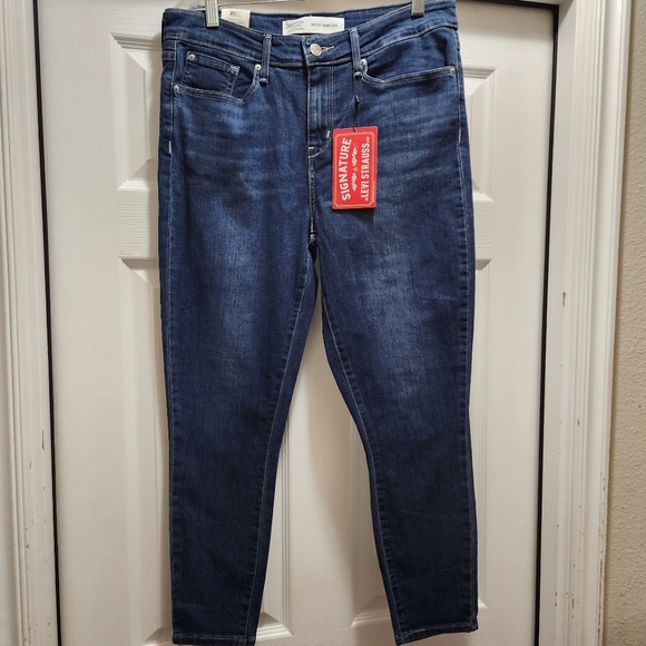 Levi's Denim - New- Levi's Signature Jeans Women's 10 30x25 Crop Mid Rise Skinny Blue